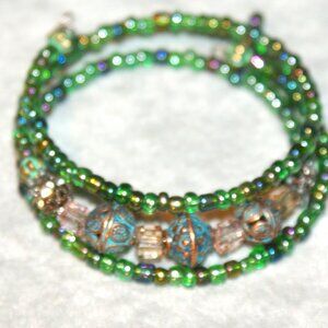 Green glass and brass triple wrap bracelet BM-25-007